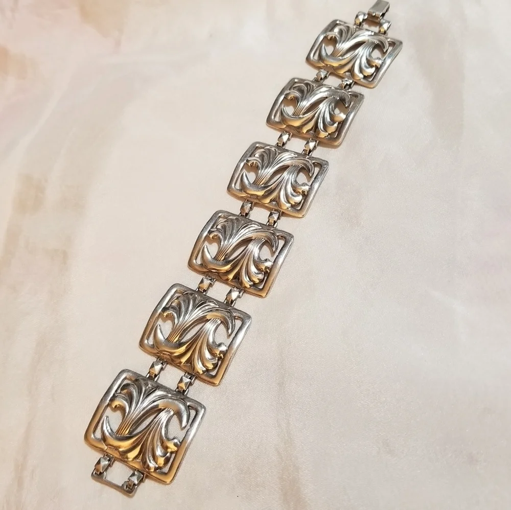 Antique Art Nouveau Reppousse Sterling Bracelet - Picture 4 of 7